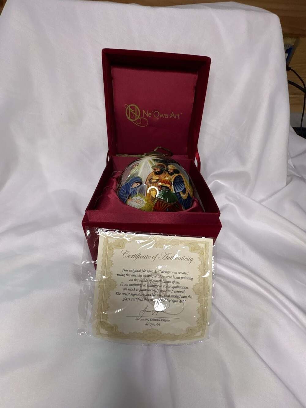 NE'QWA ART REVERSE PAINTED MOUTH BLOWN GLASS "THREE KINGS" CHRISTMAS ORNAMENT